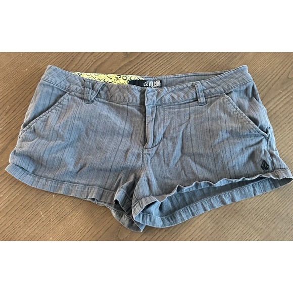 Y2K Volcom Women's Shorts Size 5 Ultra Low Cotton Blend Gray Mini - Picture 1 of 6